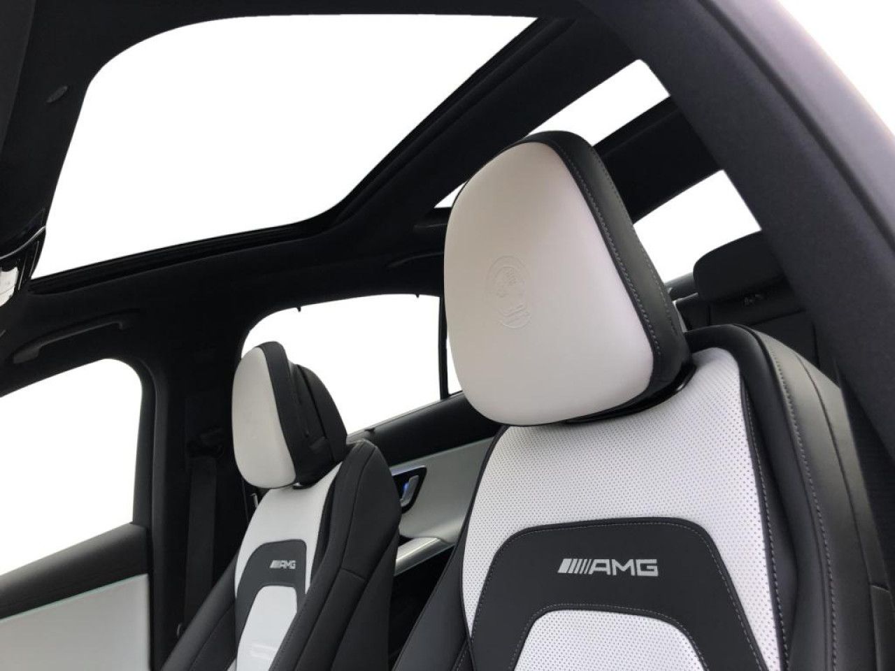 Mercedes-Benz E-Klasse – Bild 13