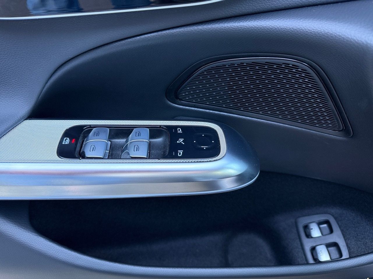 Mercedes-Benz E-Klasse – Bild 11