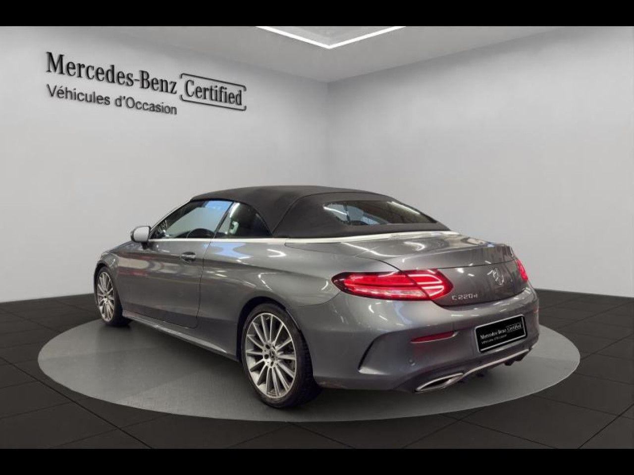 Photo du v&eacute;hicule 4 / 18