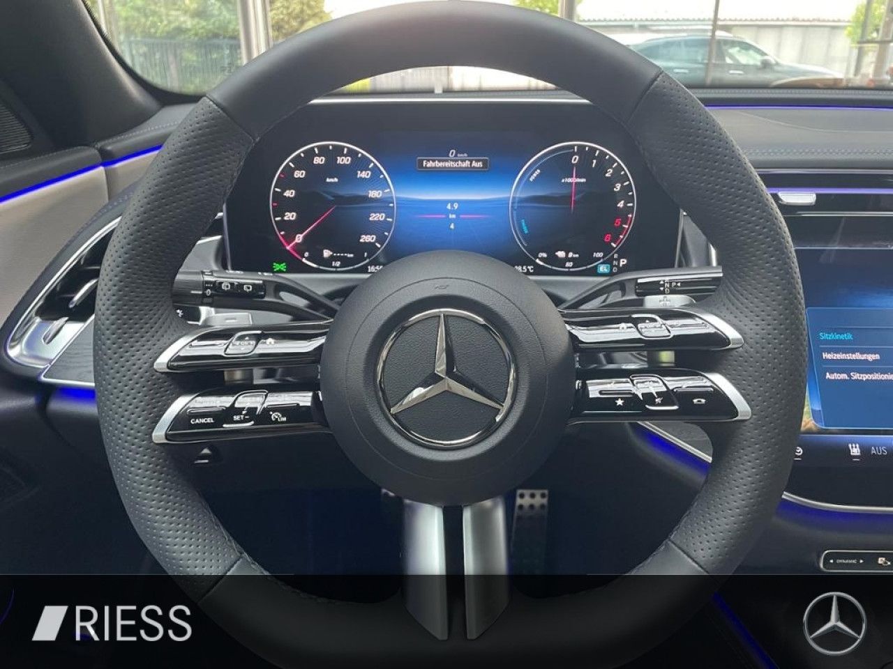 Mercedes-Benz E-Klasse – Bild 15
