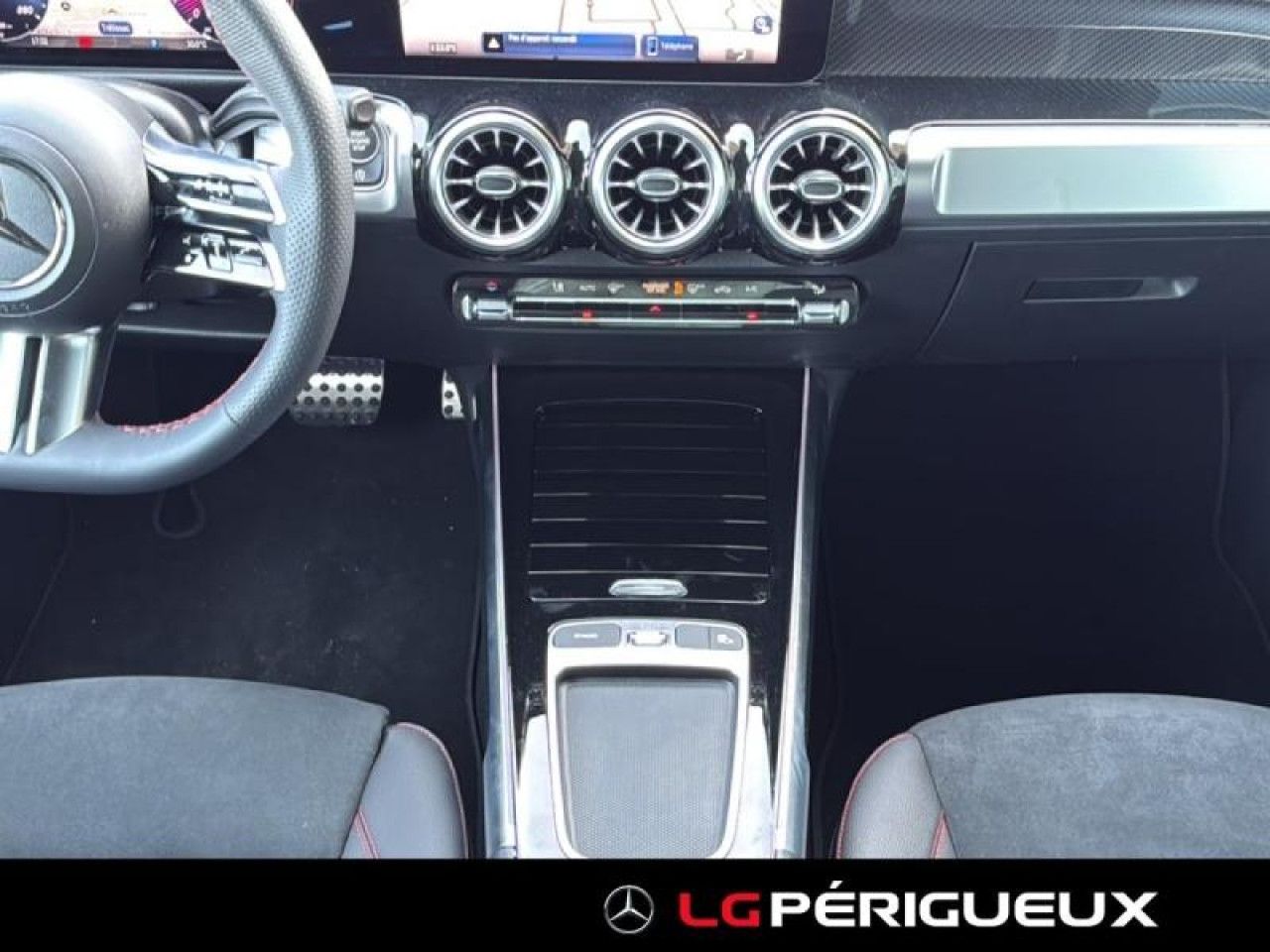 Photo du v&eacute;hicule 13 / 18