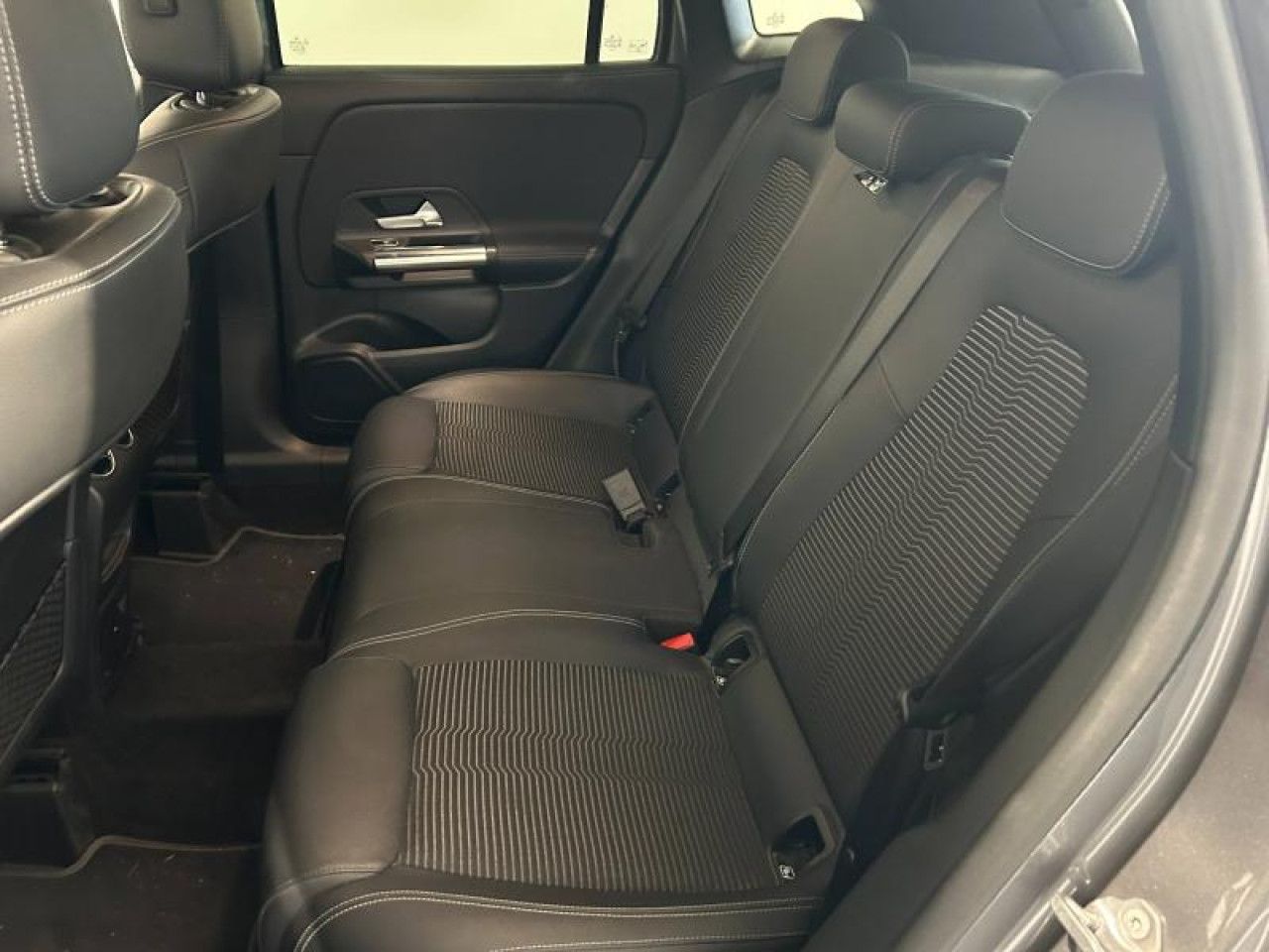 Photo du v&eacute;hicule 17 / 18