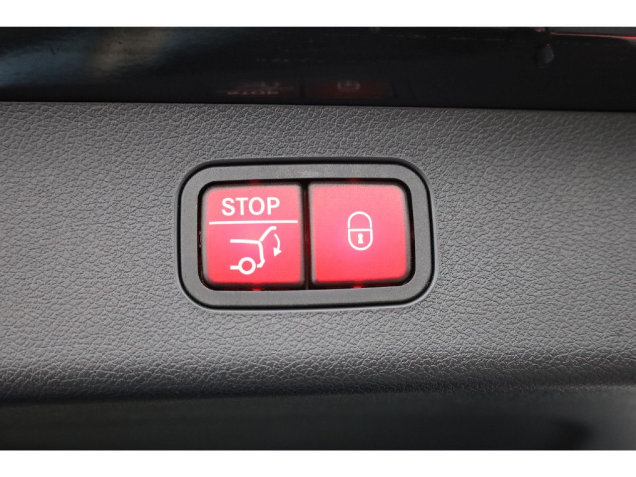 Mercedes-Benz E-Klasse – Bild 12