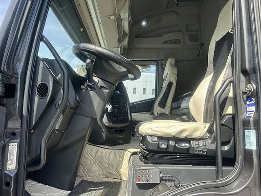 Vehicle image 10 / 14