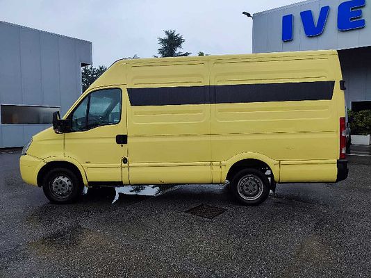 Immagine del veicolo 2 / 9