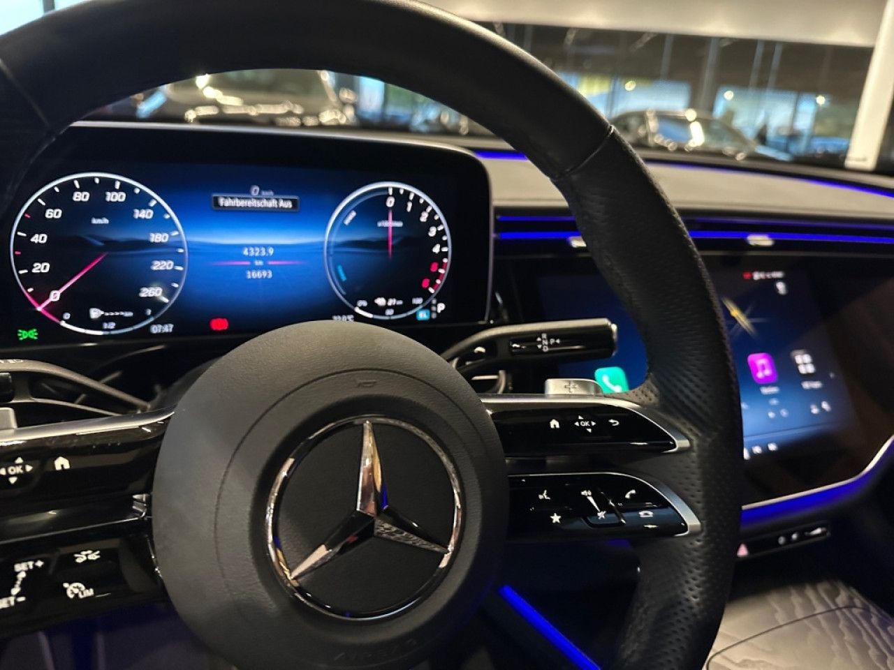Mercedes-Benz E-Klasse – Bild 13