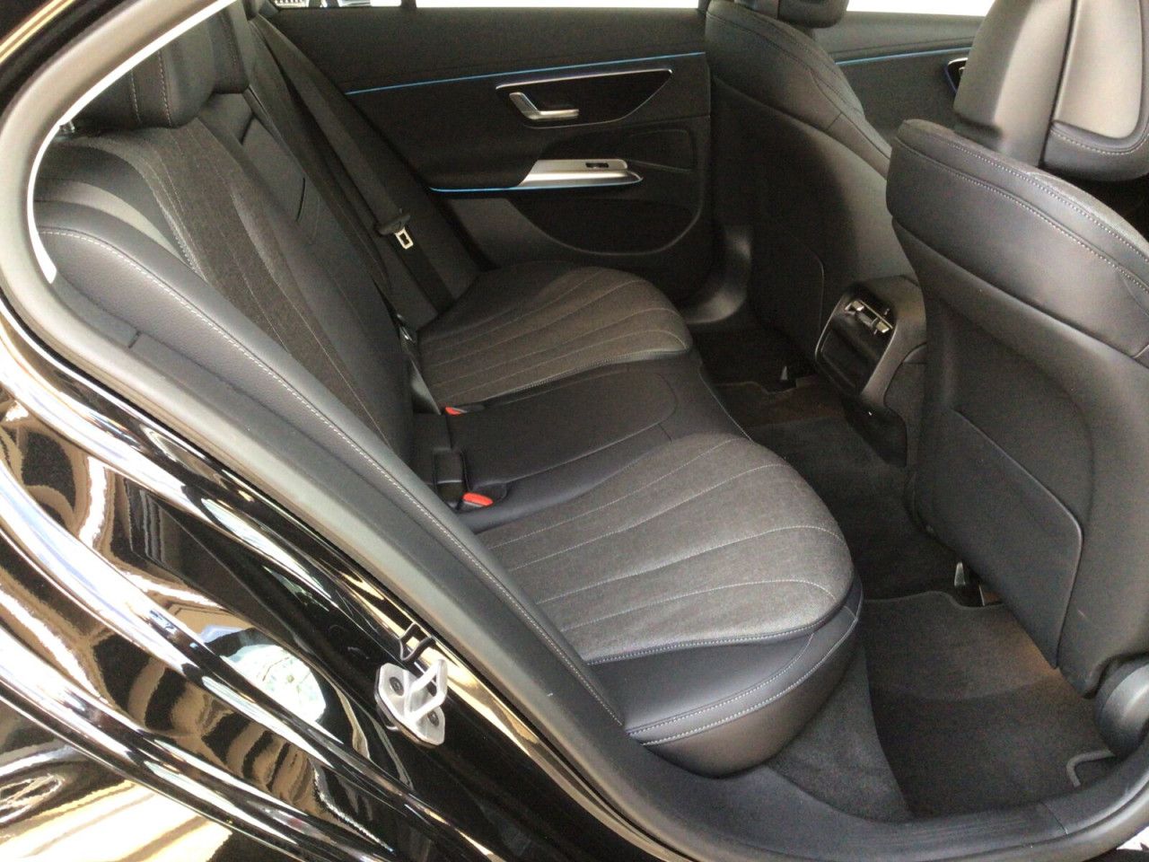 Mercedes-Benz E-Klasse – Bild 12
