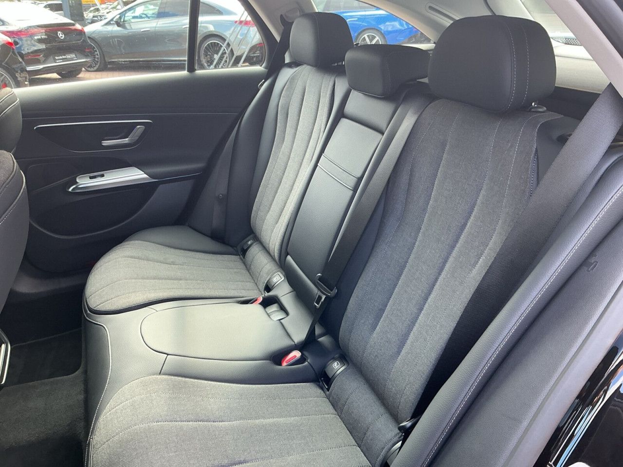 Mercedes-Benz E-Klasse – Bild 17