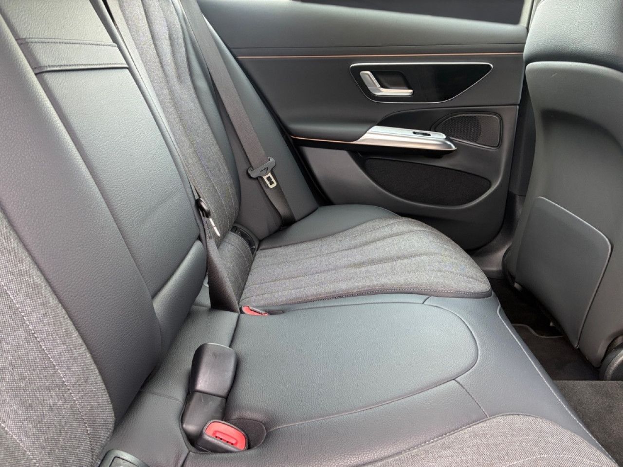 Mercedes-Benz E-Klasse – Bild 14