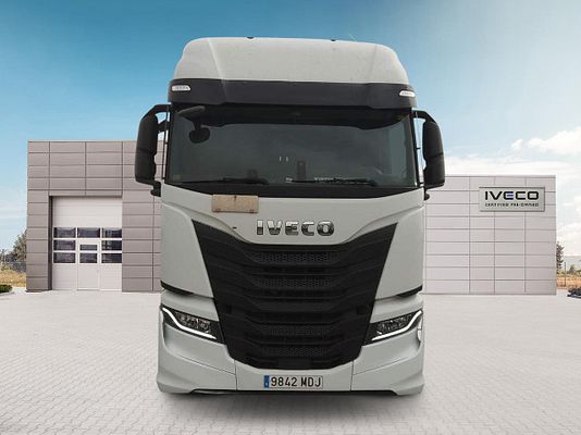 Vehicle image 1 / 6