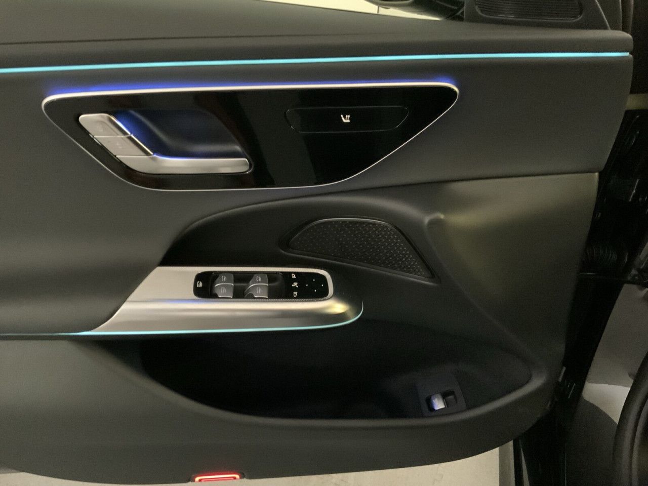 Mercedes-Benz E-Klasse – Bild 12