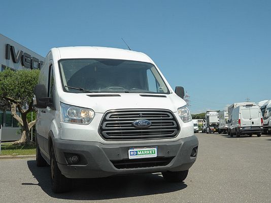 Vehicle image 2 / 6