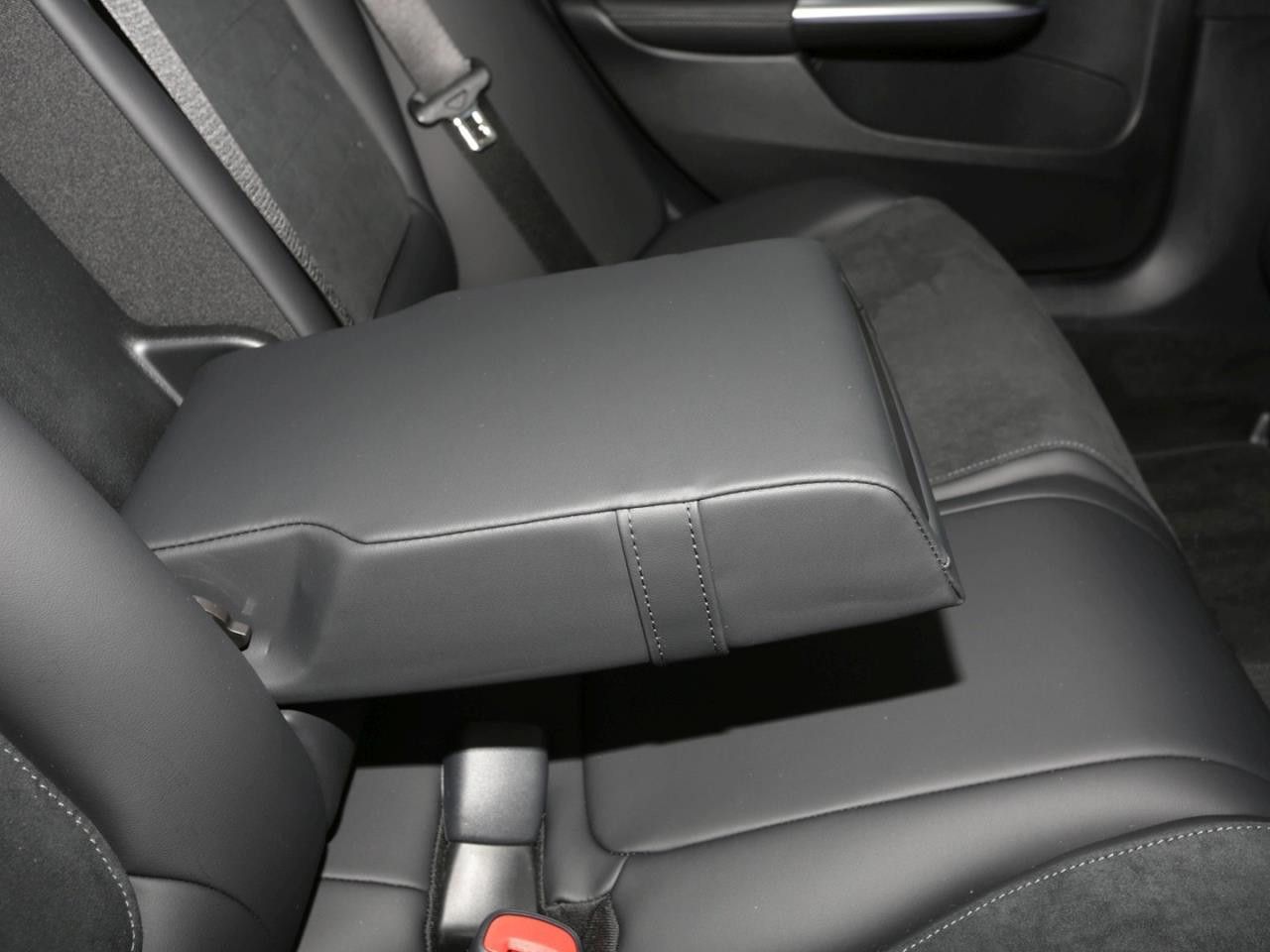 Mercedes-Benz C-Klasse – Bild 21