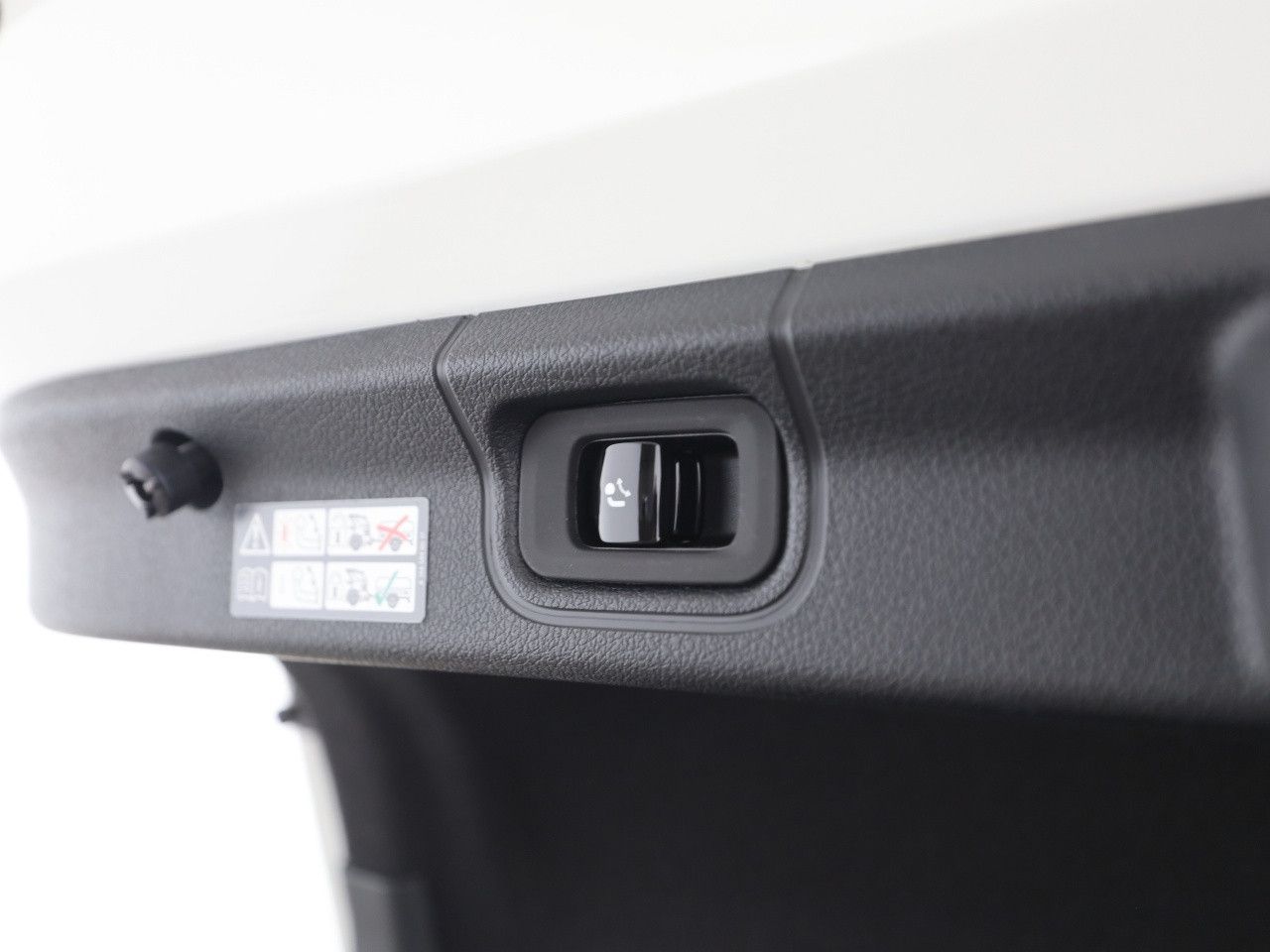 Mercedes-Benz EQE – Bild 19
