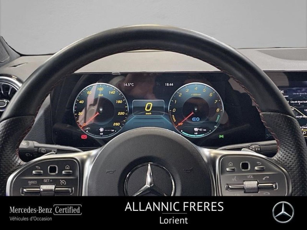 Photo du v&eacute;hicule 9 / 18