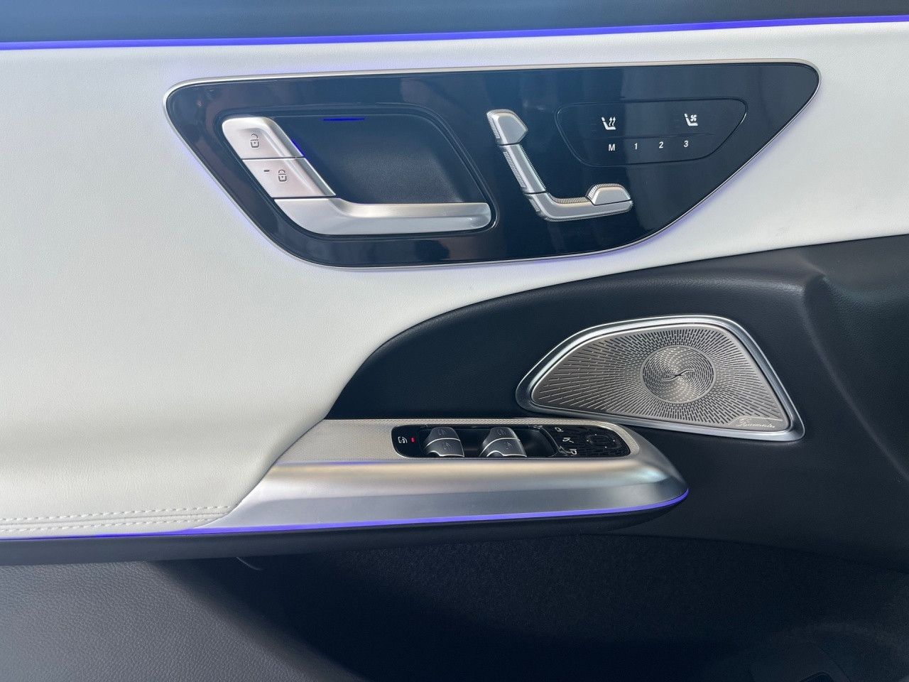 Mercedes-Benz E-Klasse – Bild 12