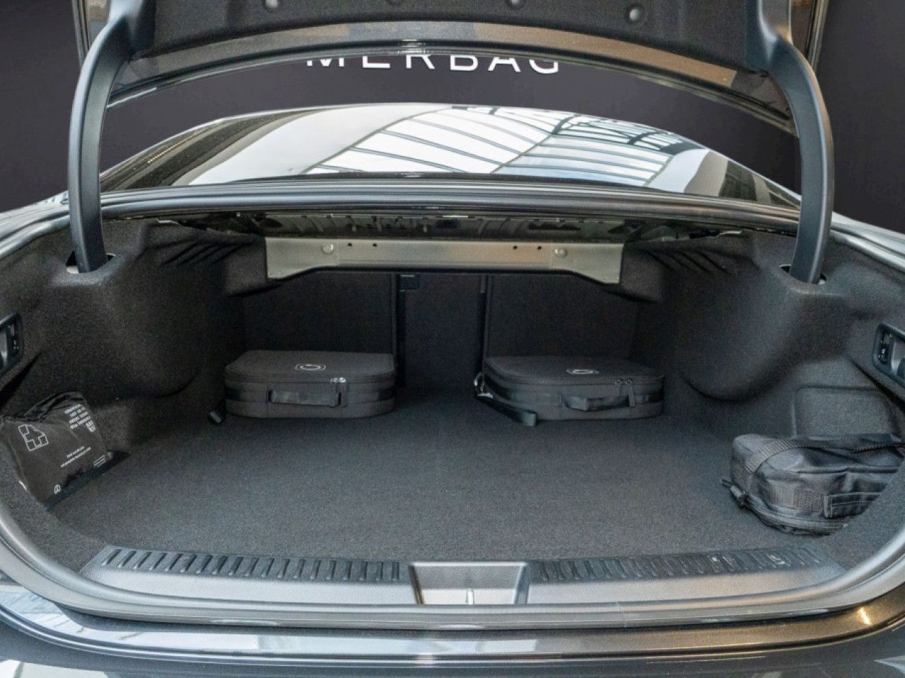 Mercedes-Benz E-Klasse – Bild 15