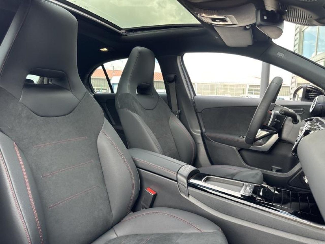 Photo du v&eacute;hicule 11 / 18