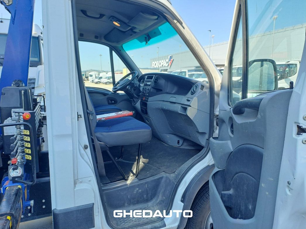 IVECO | 35C15 - CASSONE + GRU