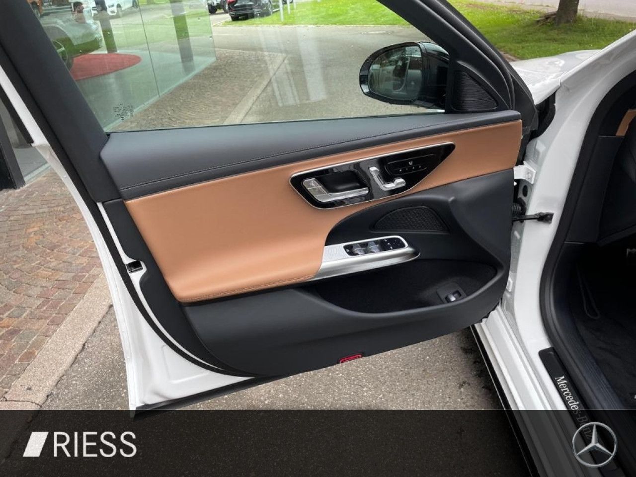 Mercedes-Benz E-Klasse – Bild 2