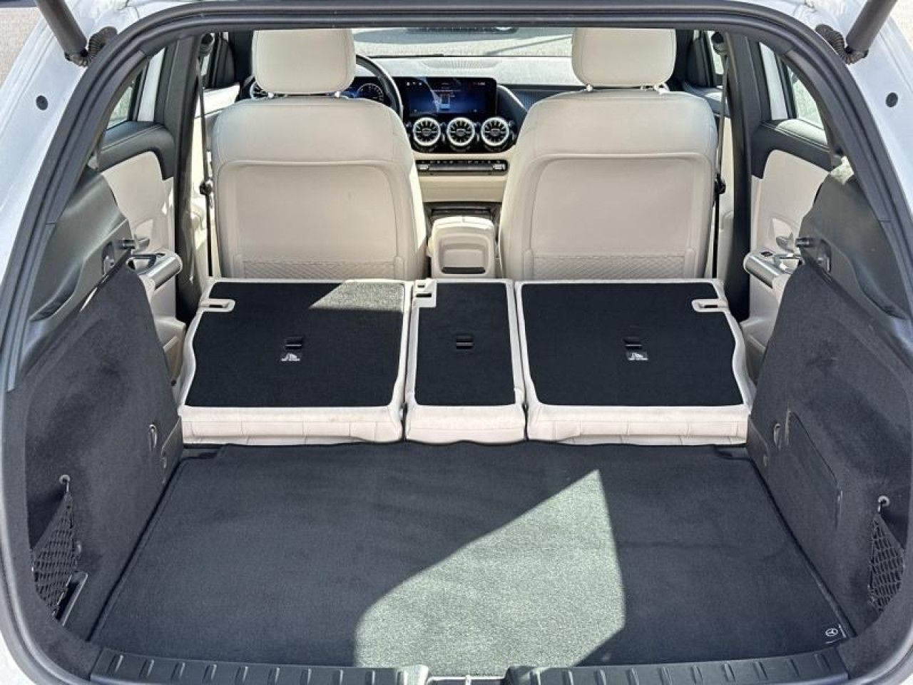 Photo du v&eacute;hicule 16 / 18