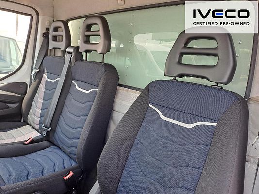 Vehicle image 7 / 11