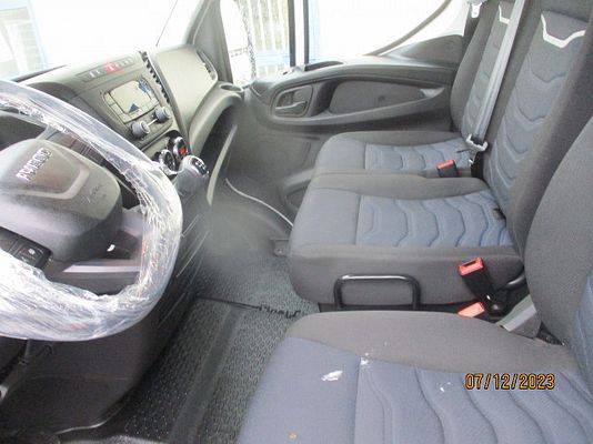 Vehicle image 5 / 5