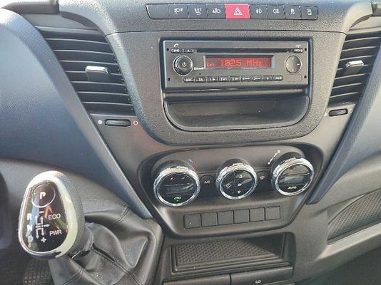 Vehicle image 11 / 11