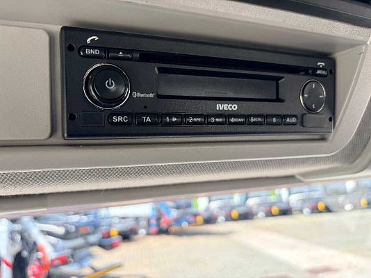 Vehicle image 13 / 14