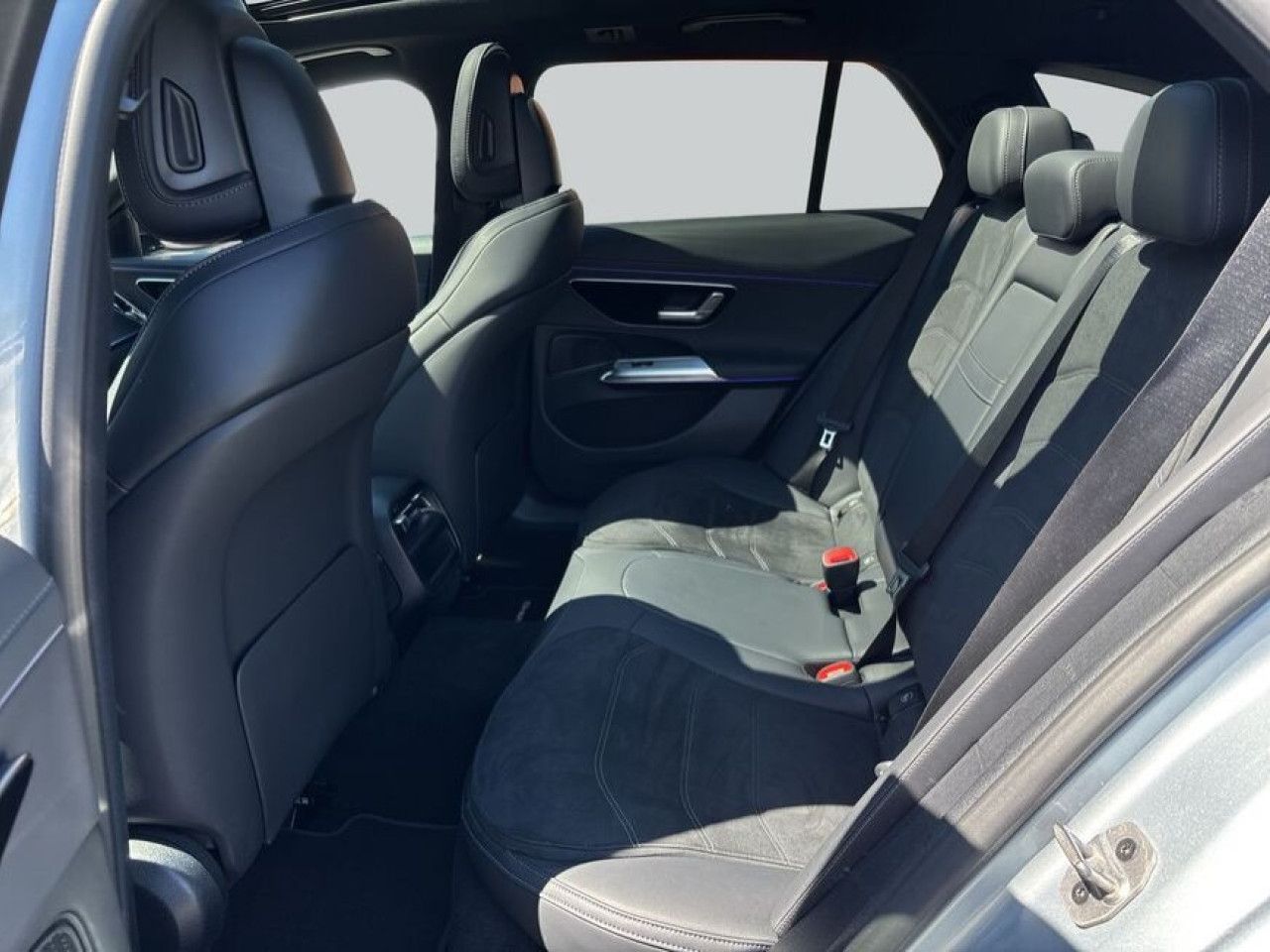Mercedes-Benz E-Klasse – Bild 12
