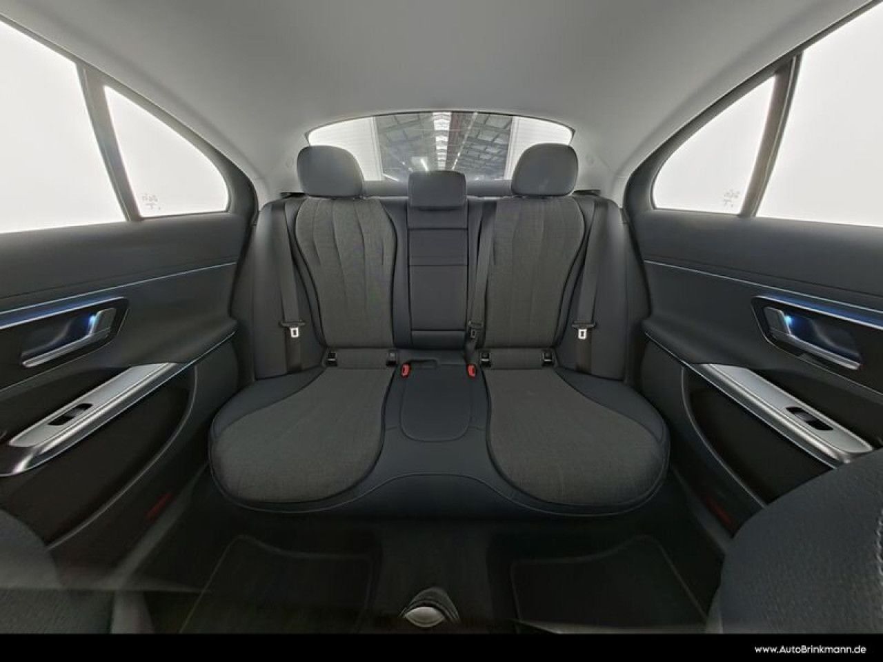 Mercedes-Benz E-Klasse – Bild 9