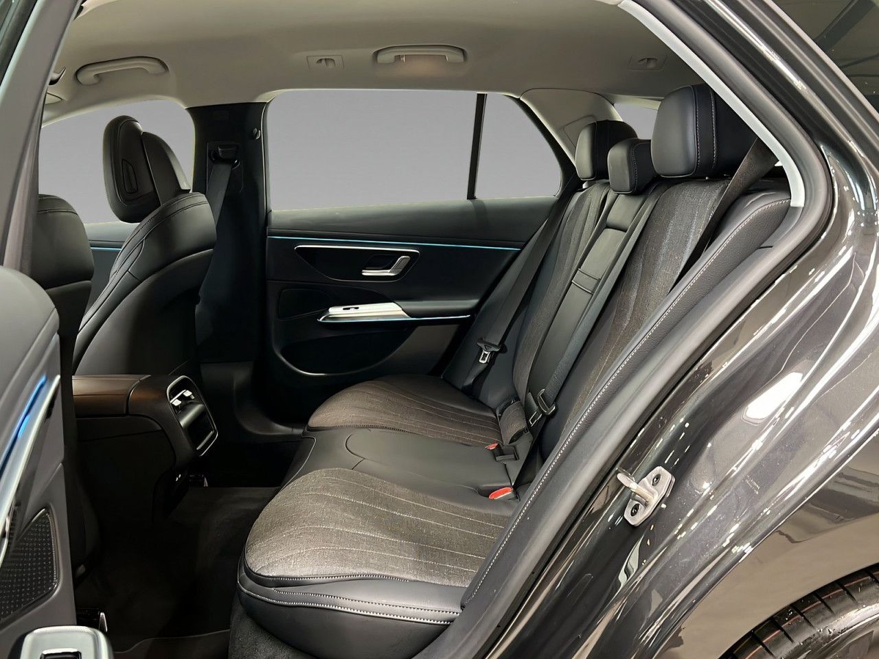 Mercedes-Benz E-Klasse – Bild 9