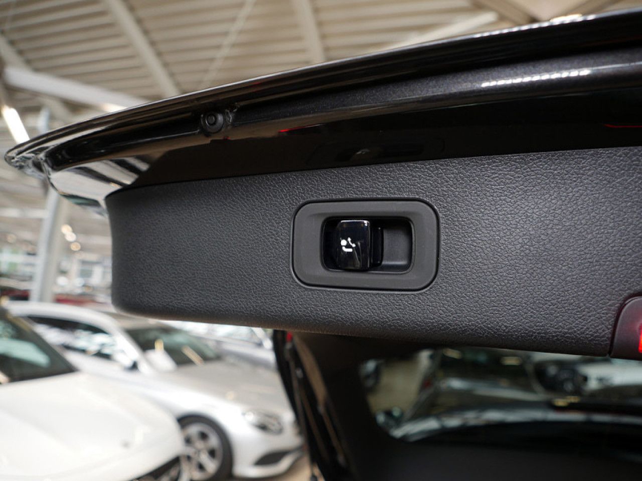 Mercedes-Benz E-Klasse – Bild 12