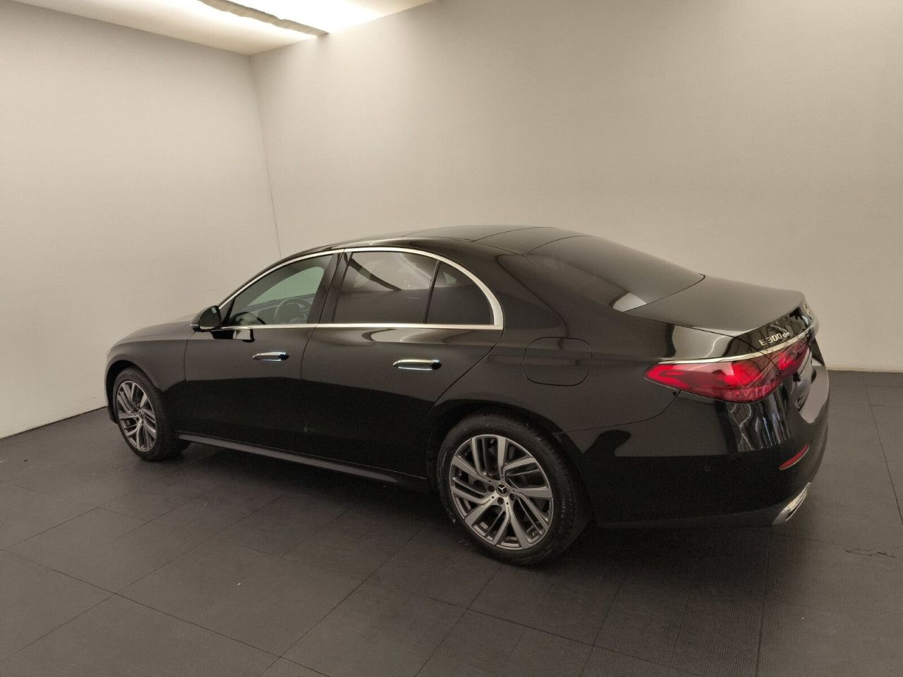 Mercedes-Benz E-Klasse – Bild 9
