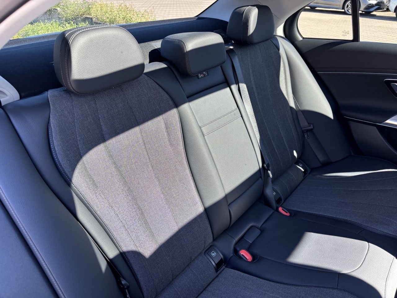 Mercedes-Benz E-Klasse – Bild 8