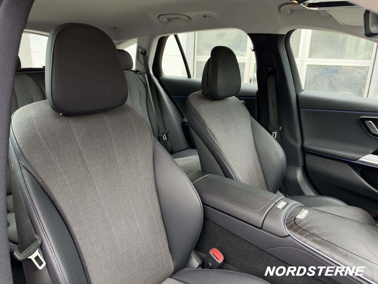 Mercedes-Benz E-Klasse – Bild 11