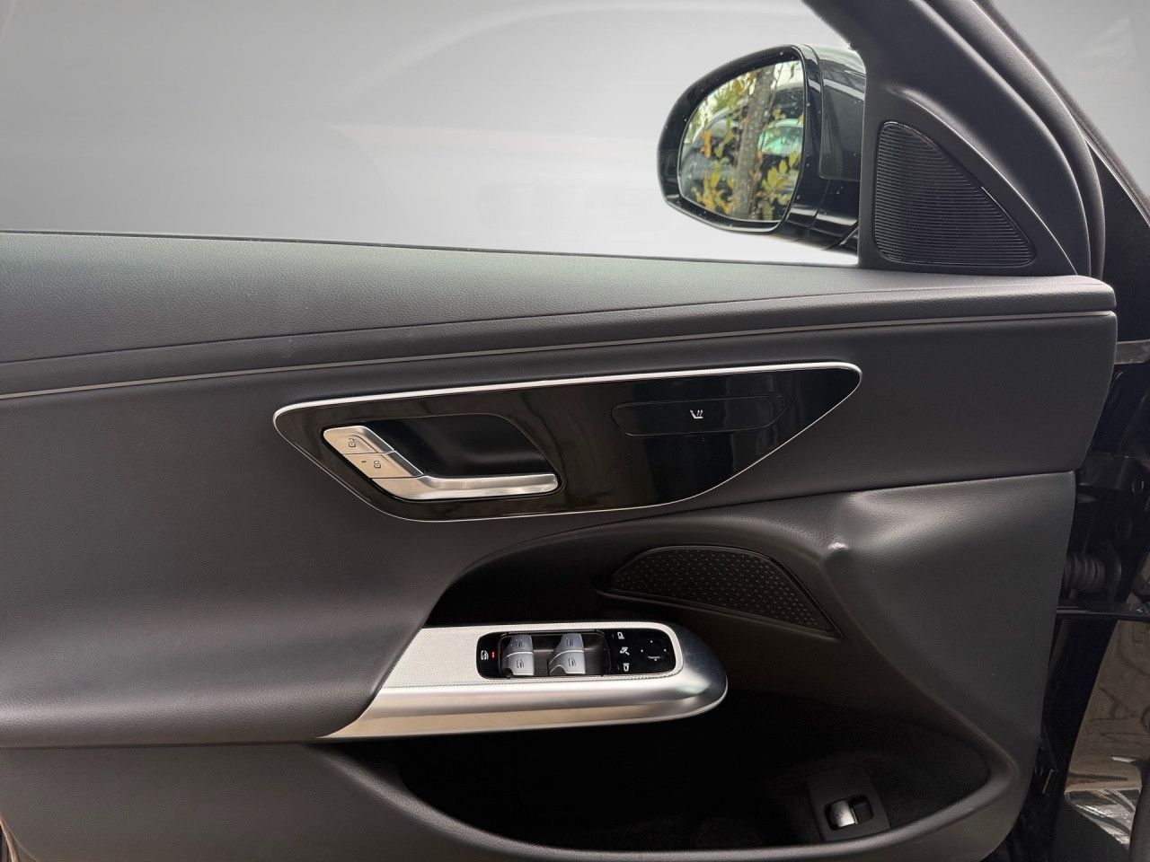 Mercedes-Benz E-Klasse – Bild 12