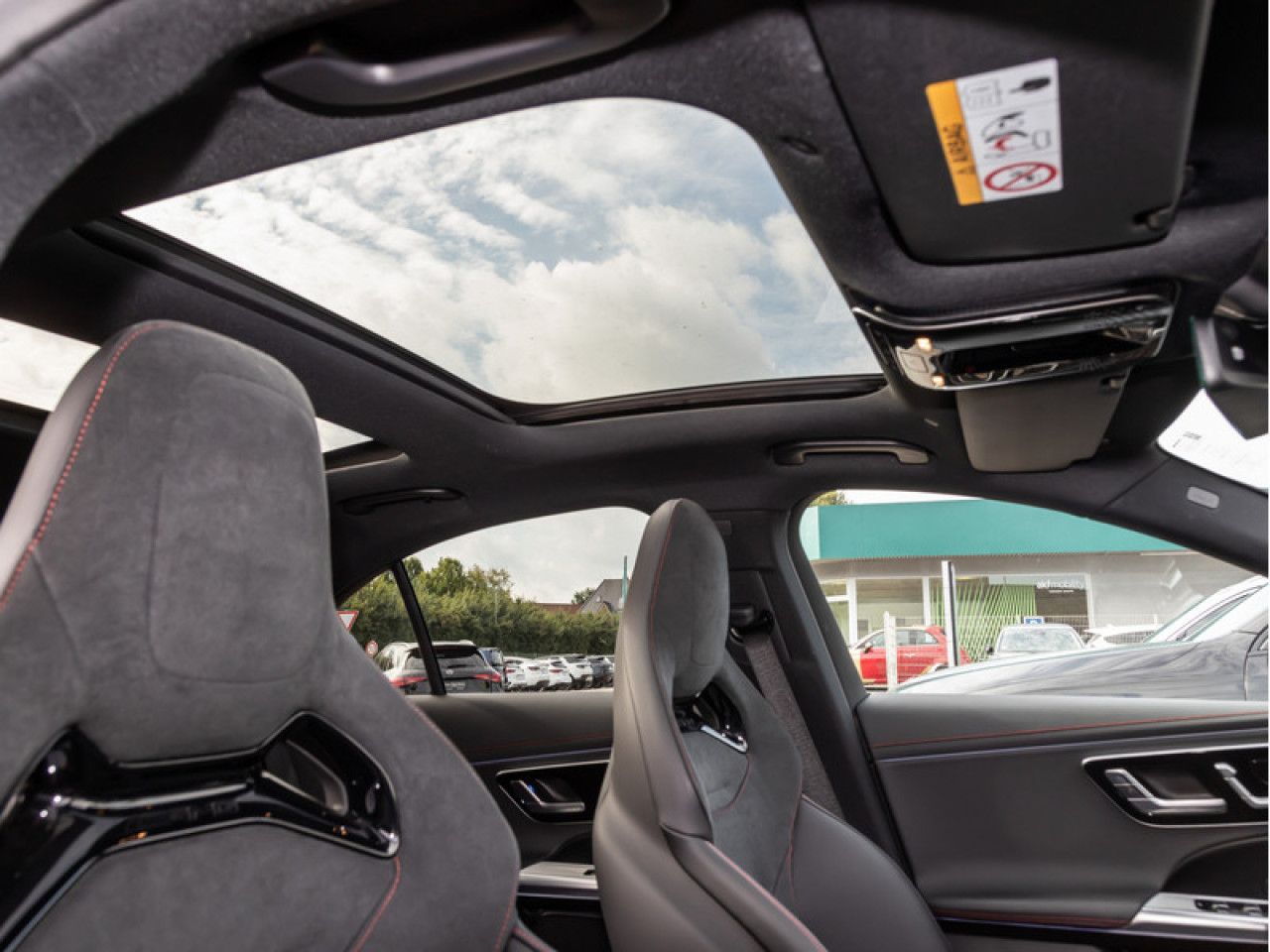 Mercedes-Benz E-Klasse – Bild 9