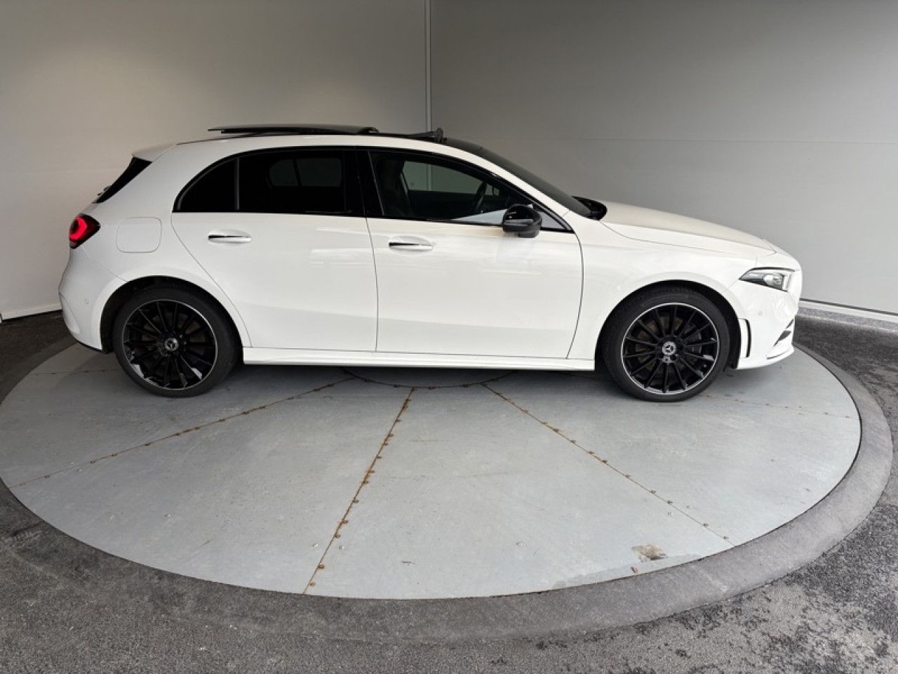 Photo du v&eacute;hicule 3 / 18