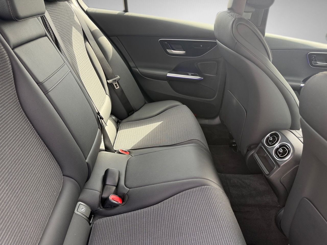 Mercedes-Benz C-Klasse – Bild 23