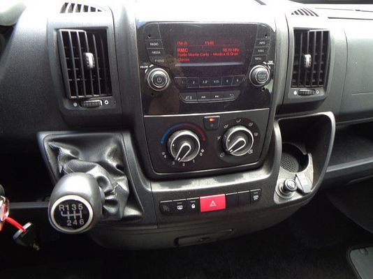 Vehicle image 10 / 15