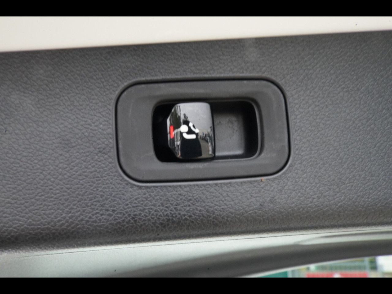 Mercedes-Benz E-Klasse – Bild 21
