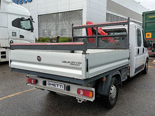 Vehicle image 3 / 6