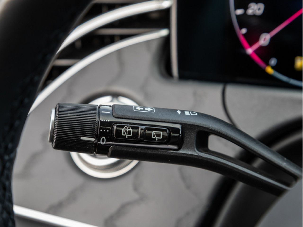 Mercedes-Benz E-Klasse – Bild 21