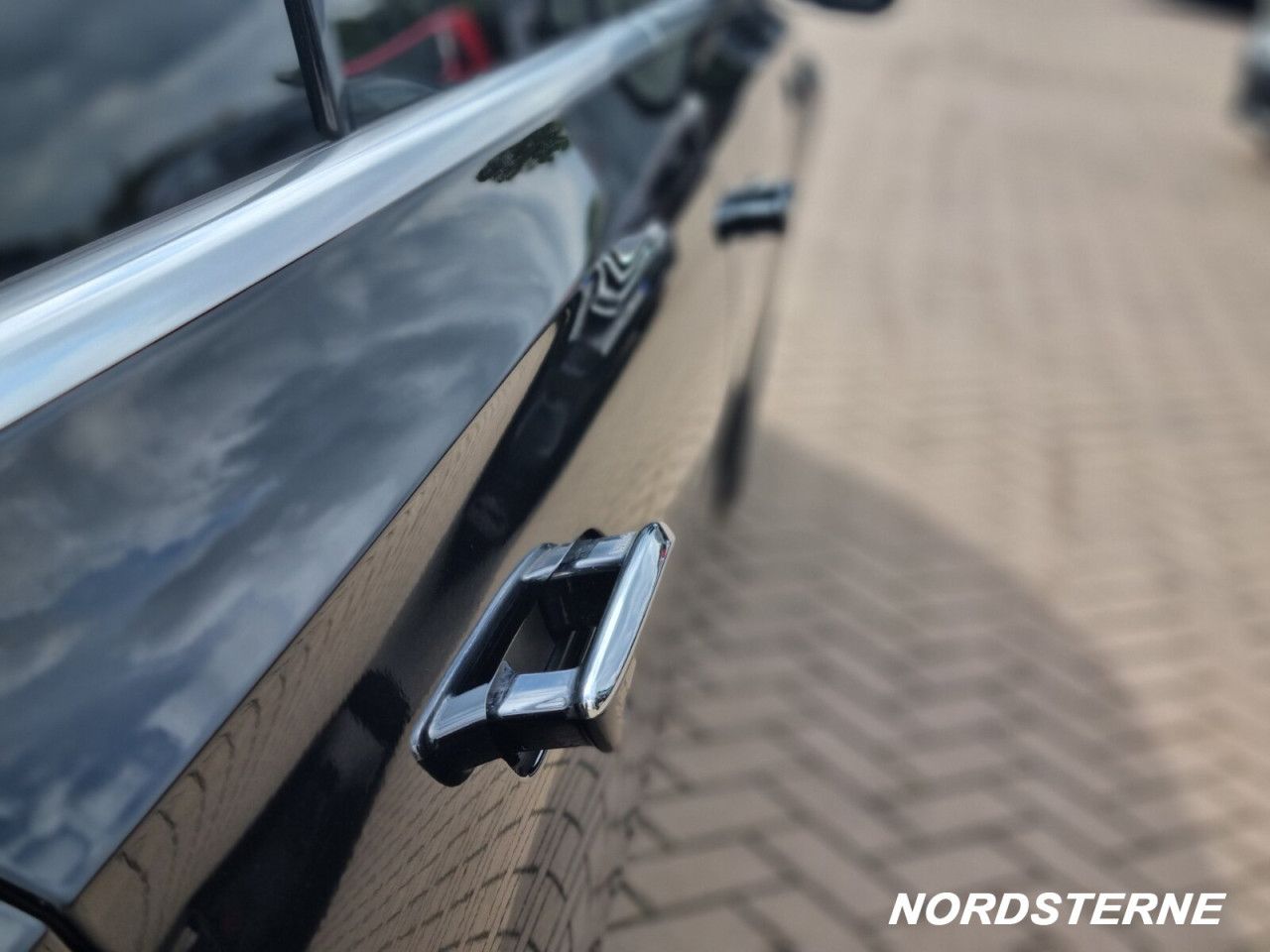 Mercedes-Benz E-Klasse – Bild 13