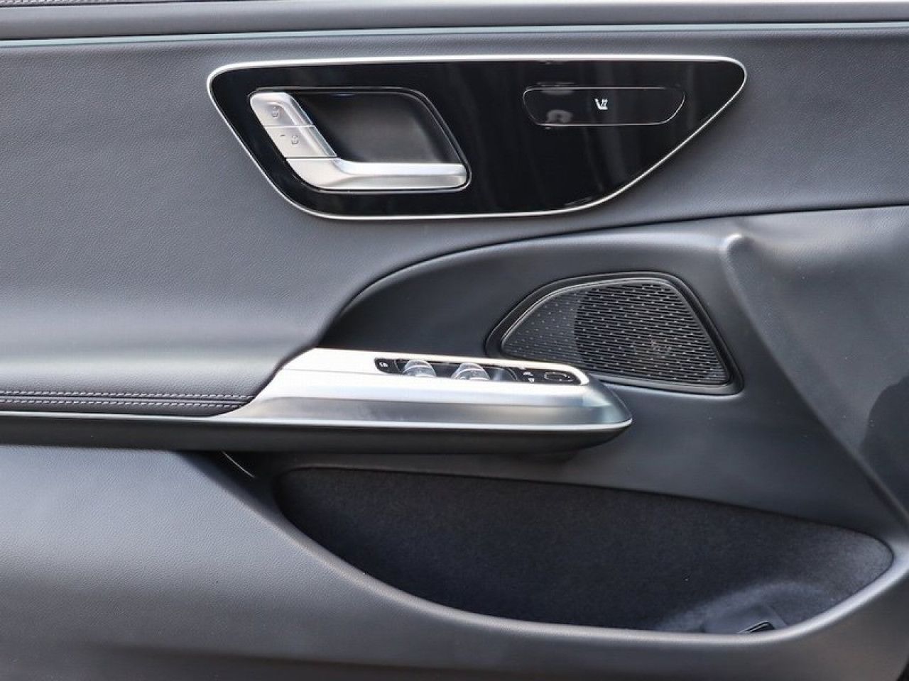 Mercedes-Benz E-Klasse – Bild 17