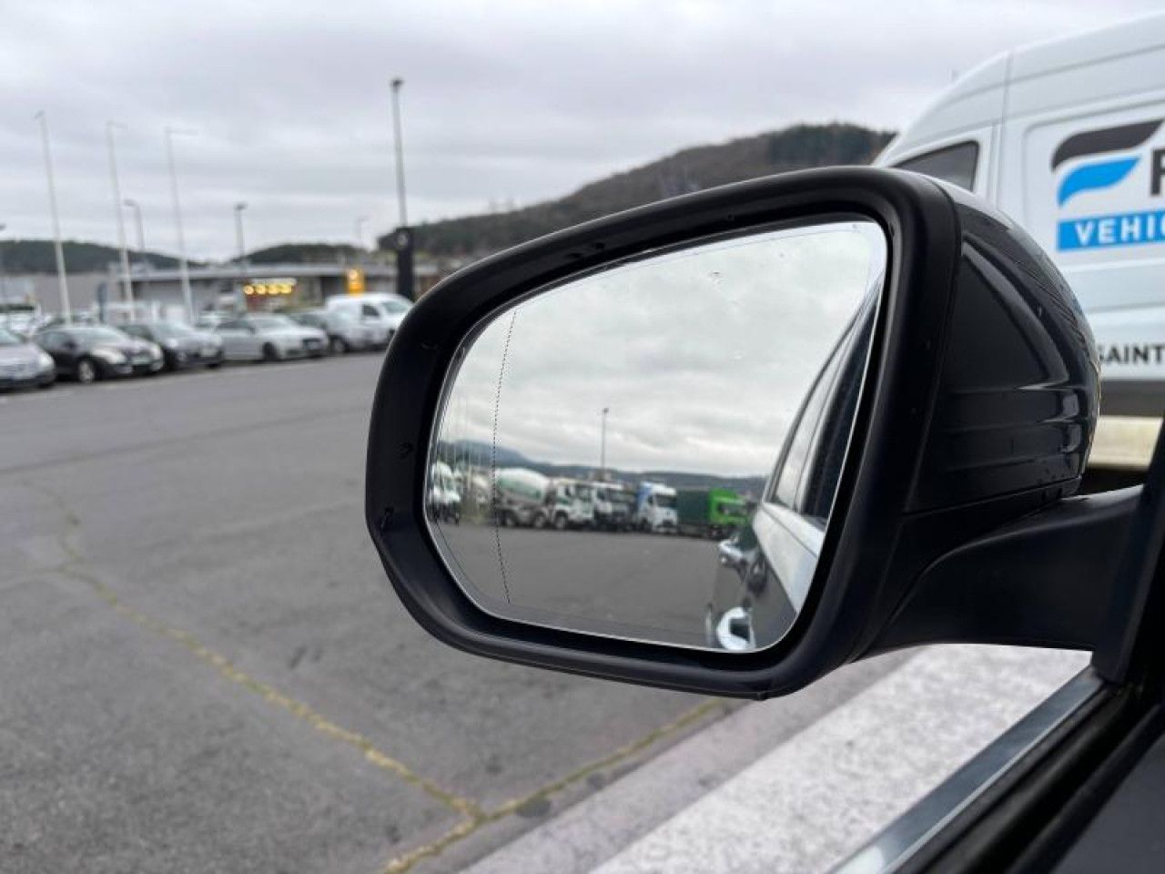 Photo du v&eacute;hicule 12 / 16