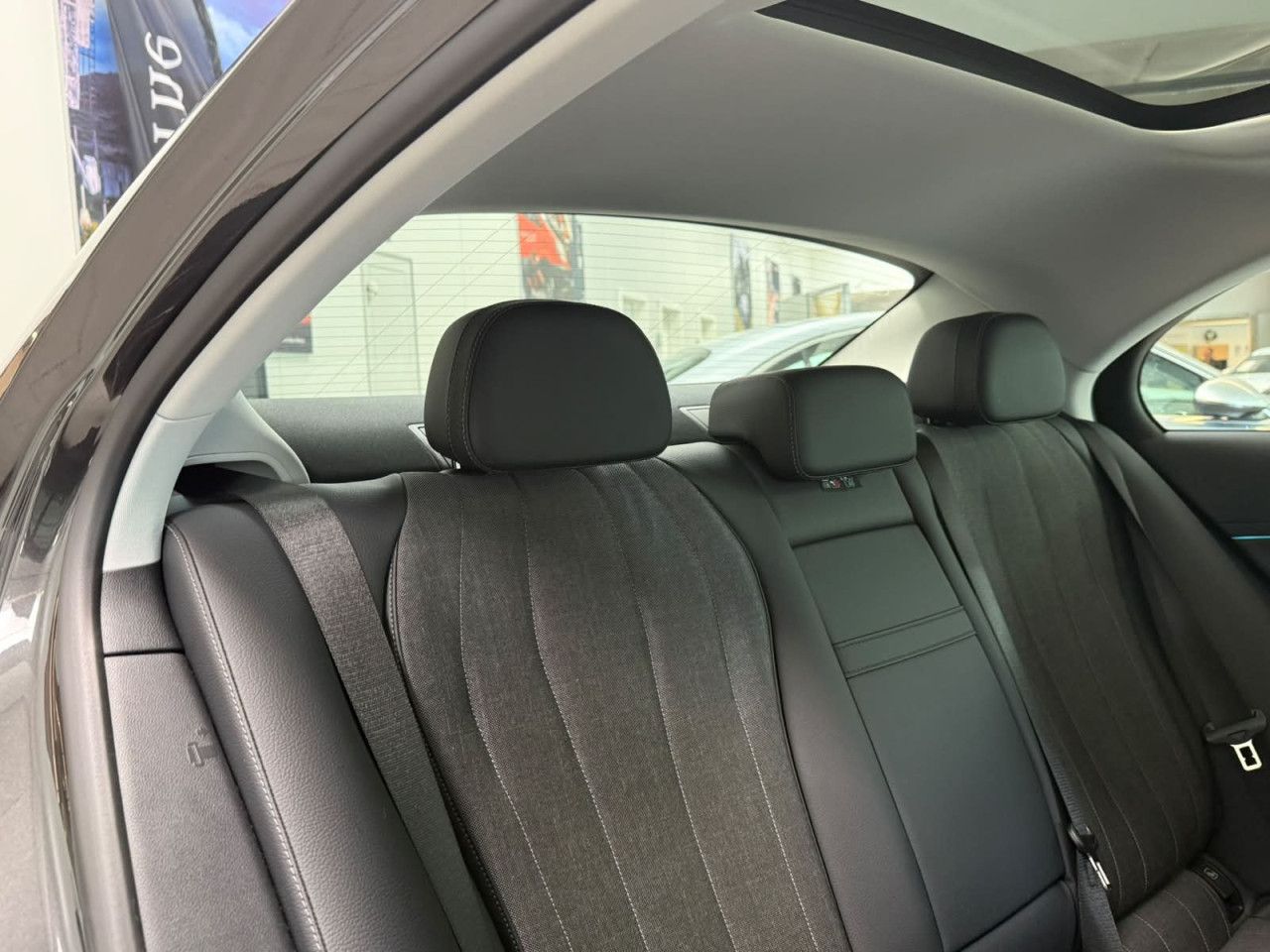 Mercedes-Benz E-Klasse – Bild 18