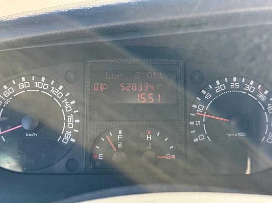 Vehicle image 11 / 12