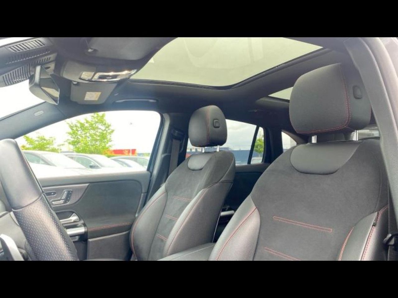 Photo du v&eacute;hicule 10 / 18